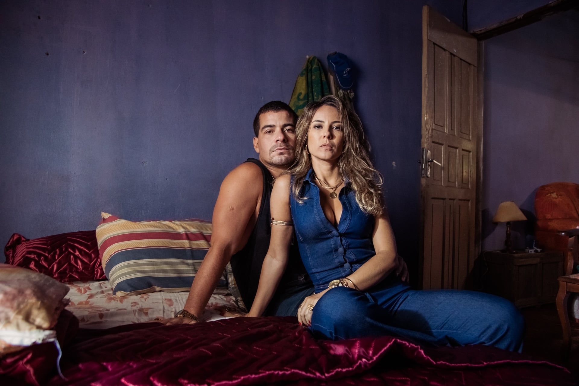 Thiago Martins es Bradock y Andréia Horta es Jerusa en “Ciudad de Dios: la lucha no para” (”City of God: The Fight Rages On” o “Cidade de Deus: A Luta Não Para”).