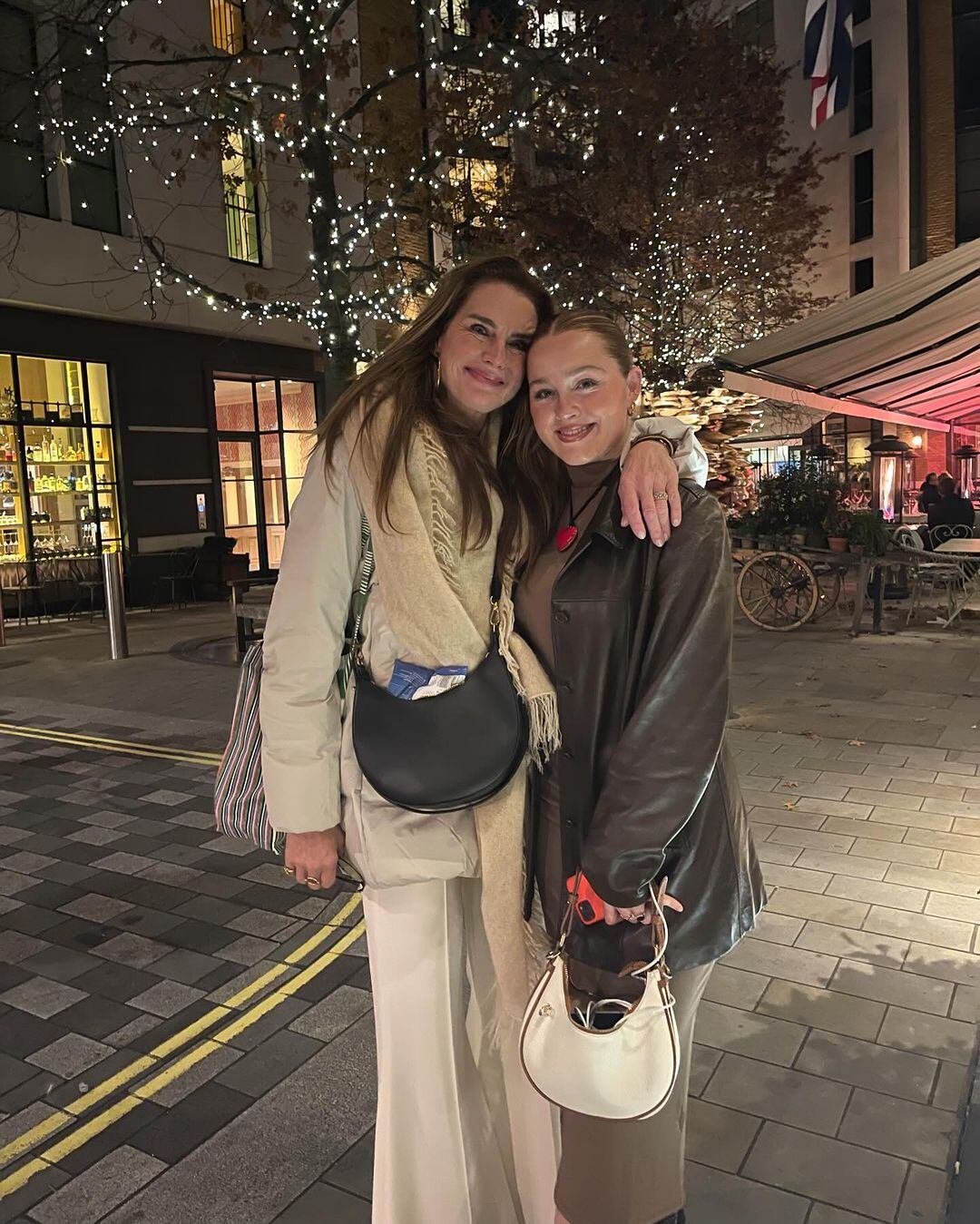 Brooke Shields junto a su hija Rowan Francis Henchy durante temporada de Navidad (Foto: Brooke Shields / Instagram)