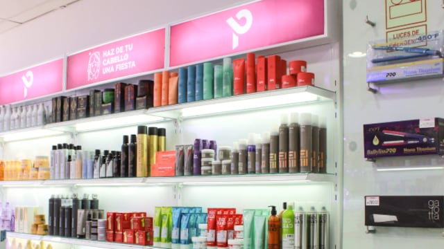 Demanda de productos de belleza profesional cae en peluquerías pero sube su consumo directo