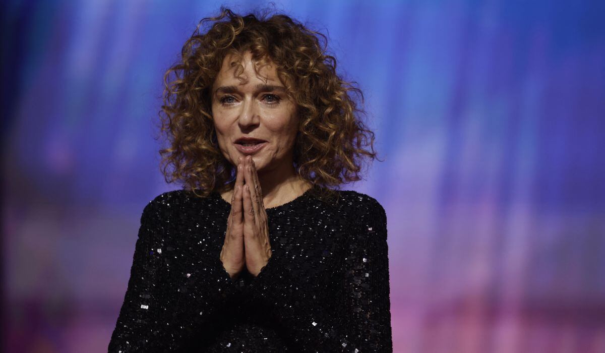Valeria Golino habla antes de entregar el premio Festival Star a su homólogo estadounidense Sean Penn en el segundo día del 21º Festival Internacional de Cine de Marrakech en Marrakech el 30 de noviembre de 2024 (Foto: AFP)