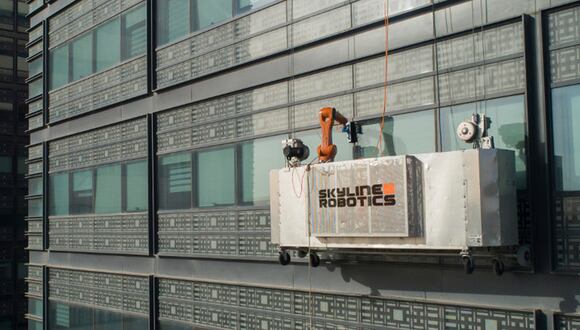 Los robots podrían reemplazar el trabajo de los limpiadores de rascacielo, un sindicato que cobra más de S/100 la hora debido al riesgo laboral. (Foto: skylinerobotics.com)