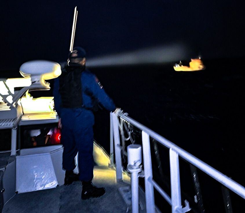 La Marina ha desplegado una patrullera marítima para la búsqueda de cuatro pescadores artesanales. (Foto: Marina de Guerra del Perú/Facebook)