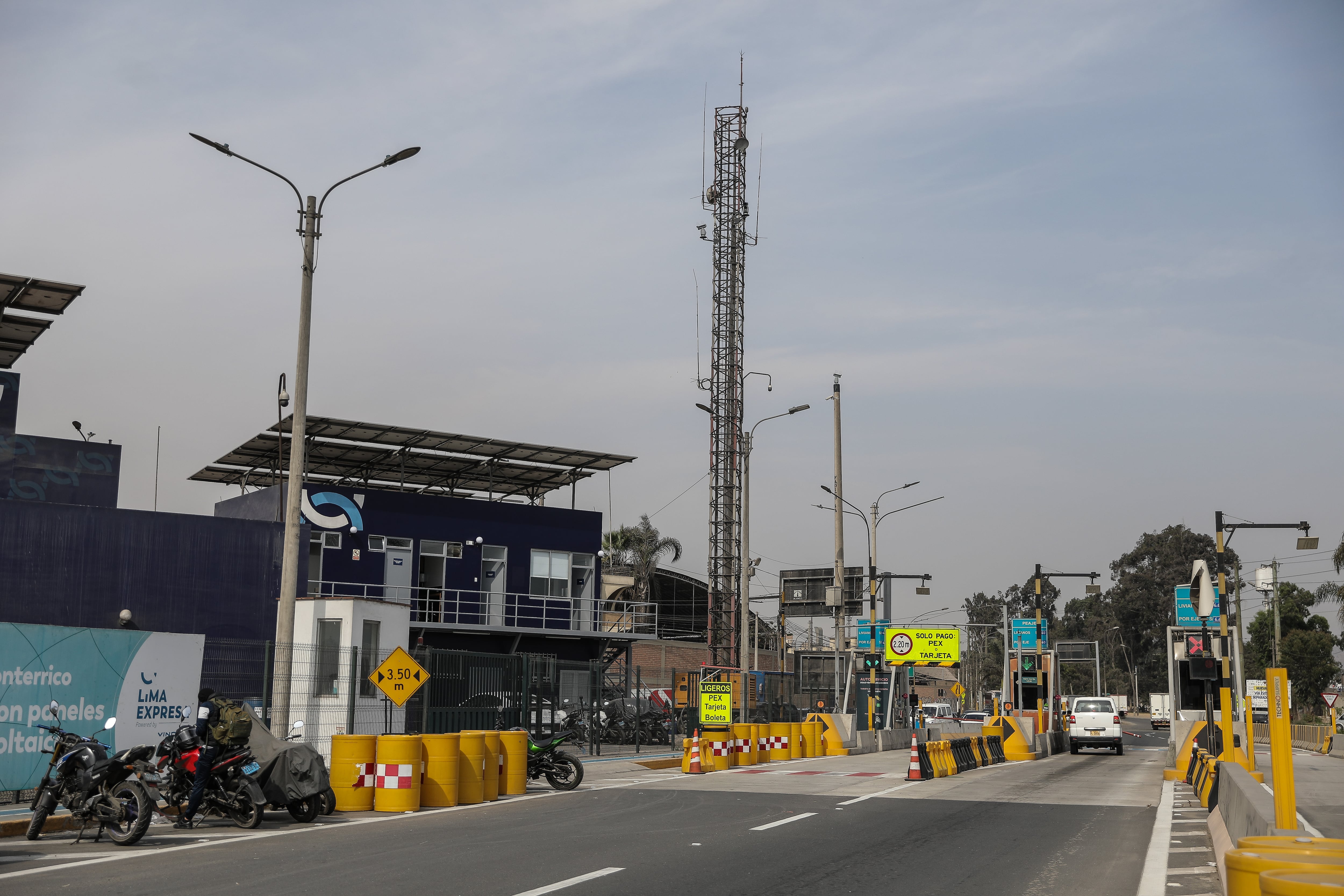 Peaje de Separadora Industrial, cerca al cruce de la avenida homónima con la Vía de Evitamiento. Foto: Joel Alonzo.
