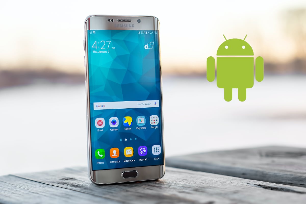 Aquí enseñamos qué debes hacer para aumentar el volumen de tu móvil Android. (Pexels / composición Mag)