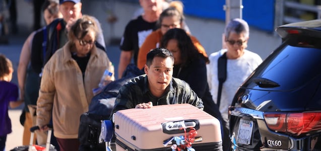 Viajar en Navidad siendo migrante en EE. UU.: riesgos y lo que debes tener en cuenta antes de ir al aeropuerto