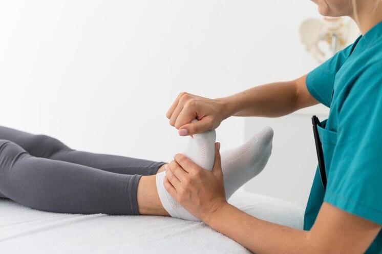 Tait recomendó acudir a un especialista si aparecen signos de infección o problemas persistentes. (Foto referencial: Freepik)