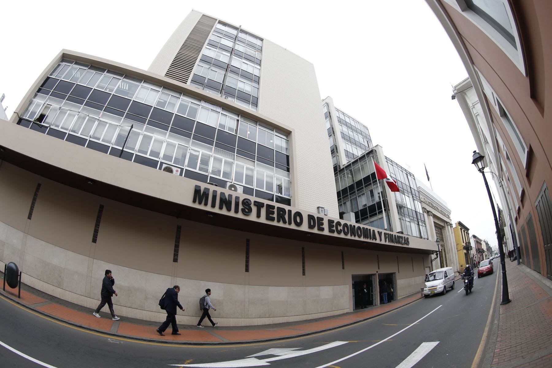 La CCL considera que este shock regulatorio representa un importante avance que impactará de manera positiva en la inversión, el empleo y la competitividad. Foto: GEC.