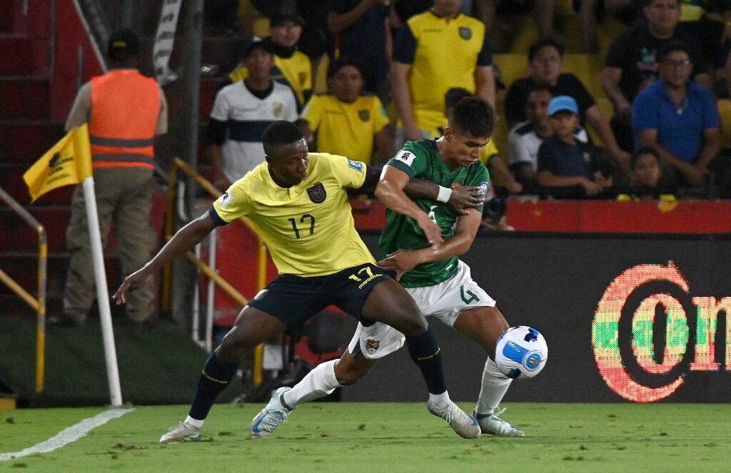 Las selecciones de Ecuador y Bolivia se ven las caras una vez más por la jornada 11 de las Eliminatorias Copa del Mundo 2026.(Photo by Marcos PIN / AFP)