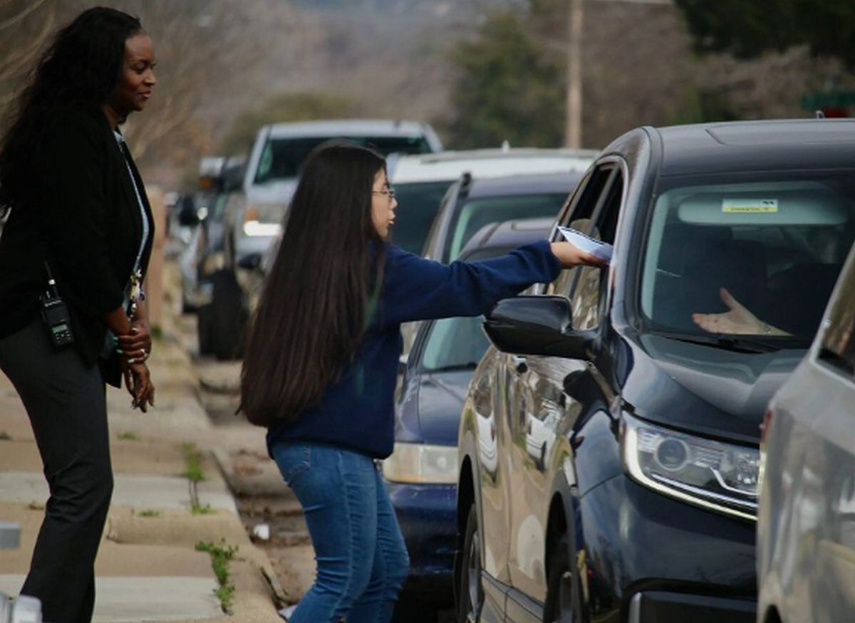 Alexa Jaramillo tiene 14 años y está en octavo grado en una escuela en Forth Worth, Texas, con gran población estudiantil hispana. (Foto: @trinitybasinbolt / Facebook)