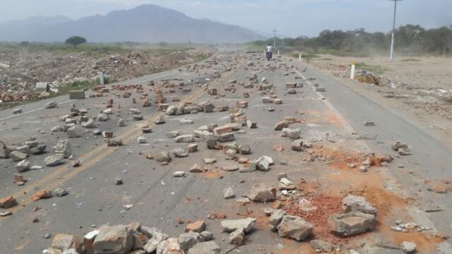 Trabajadores de azucarera Tumán bloquearon vía hacia Cajamarca