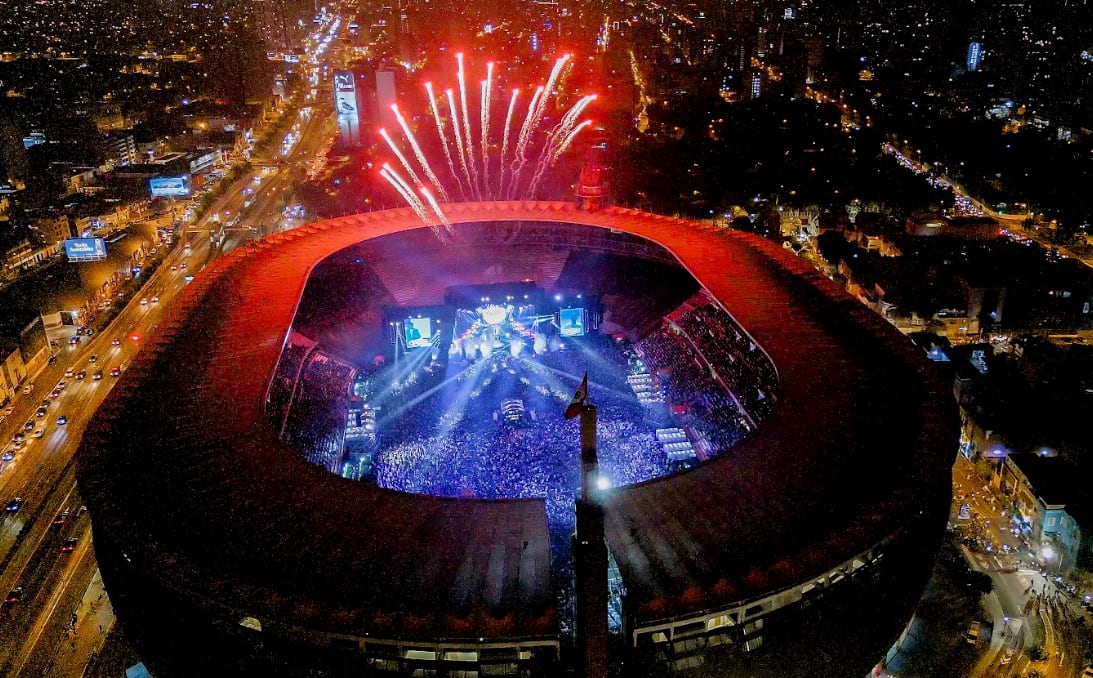 Grupo 5 en el Estadio Nacional | Foto: Difusión
