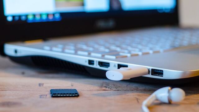¿Realmente es necesario expulsar un USB de forma segura antes de extraerlo?