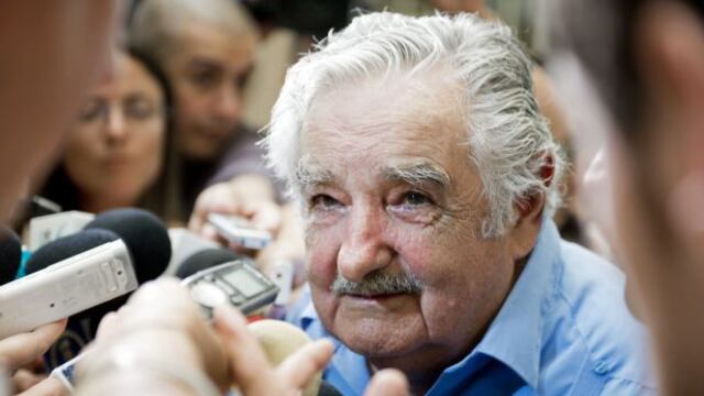 Mujica mediará en negociaciones de paz colombianas