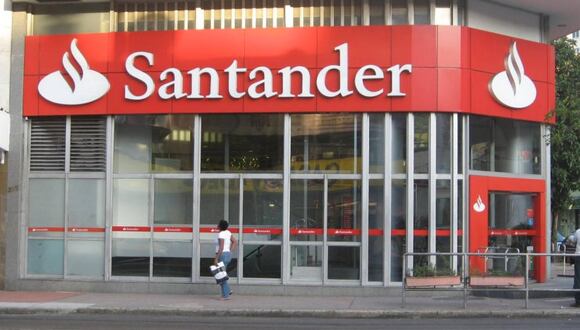 El Banco Santander comunicó este martes al supervisor bursátil español un acceso no autorizado a una base de datos alojada en un proveedor que incluye información de clientes de Chile, España y Uruguay | Foto: Archivo