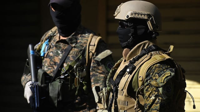 Bukele envía a militares y policías a zonas con altas tasas de homicidios en El Salvador