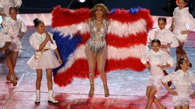El mensaje “político” que lanzó Jennifer López en el espectáculo medio tiempo del Super Bowl que protagonizó con Shakira