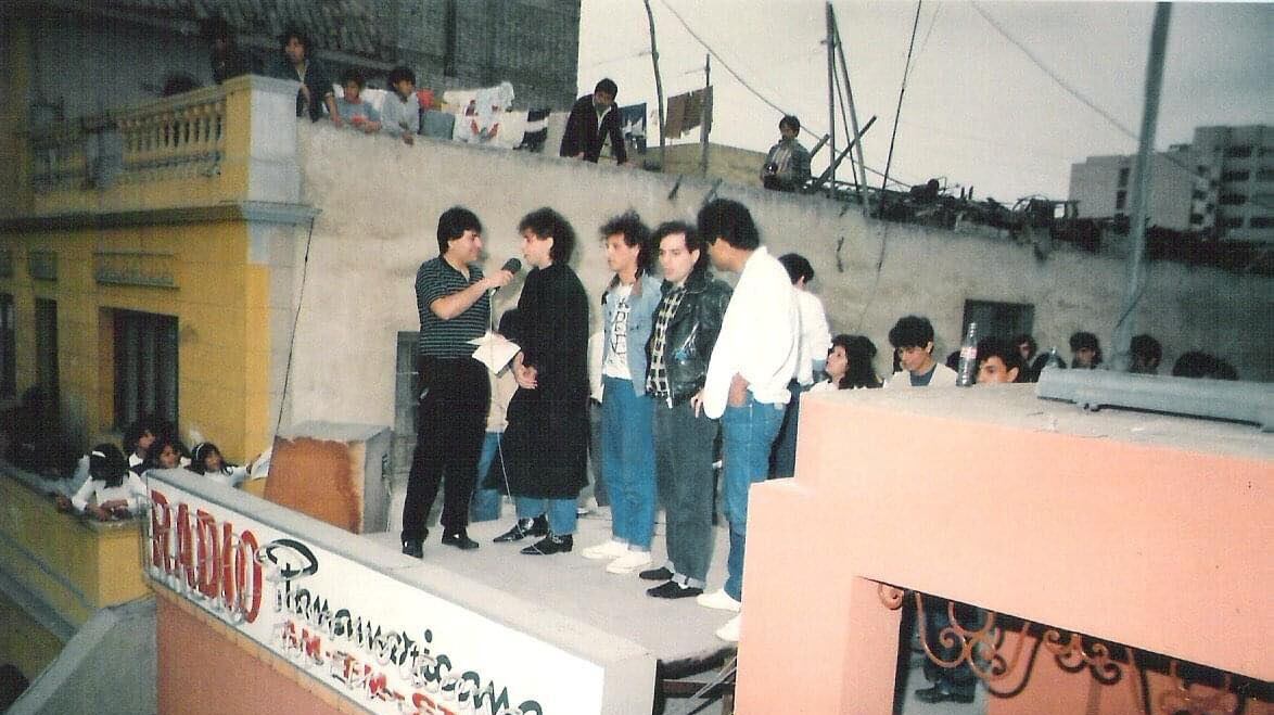 La banda argentina Soda Stereo y su ya mítica presentación en el techo de Radio Panamericana.