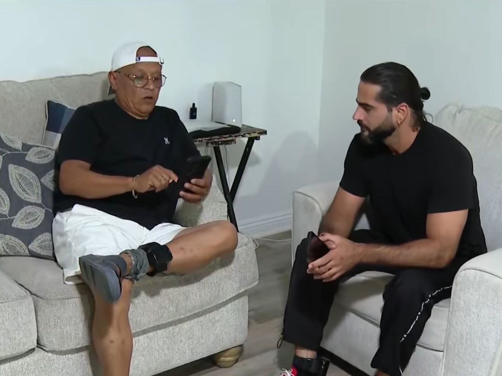 Roberto y Manuel se conocieron en una celda del centro de detención de Adelanto. (Crédito: Univision Los Angeles / YouTube)