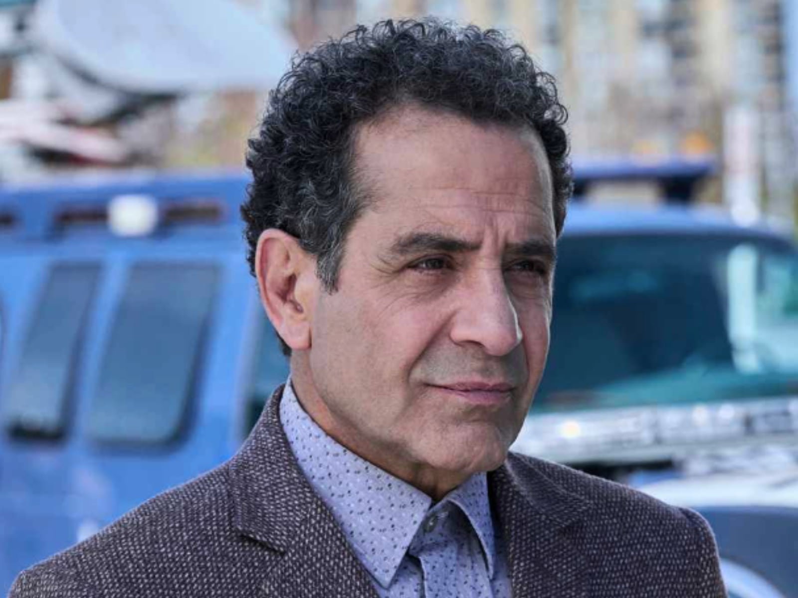 Tony Shalhoub regresa como Adrian Monk en “Mr. Monk’s Last Case: A Monk Movie”
(Foto: Peacock)