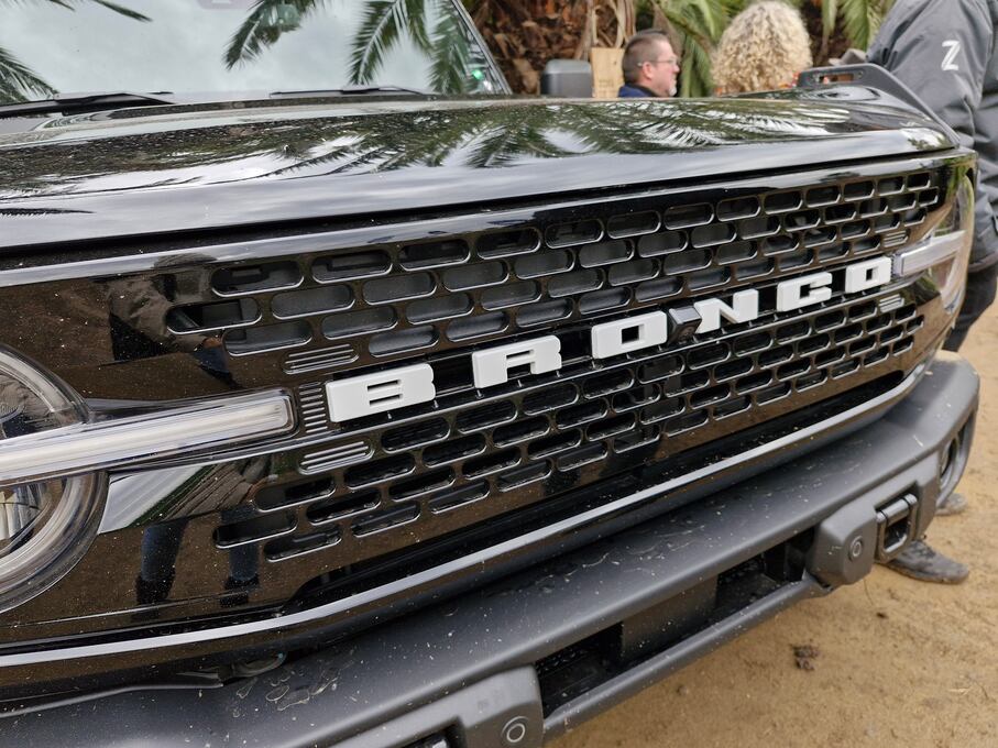 El nombre de Bronco se impone en la parte delantera del nuevo vehículo. (Foto: Melvyn Arce Ruiz/ El Comercio)