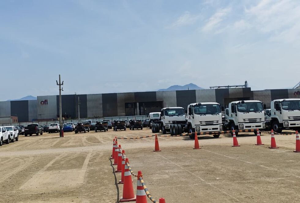 En el patio de almacenamiento se estacionan varios tipos de vehículos de marcas diferentes. (Foto: Diego Barrio de Mendoza)