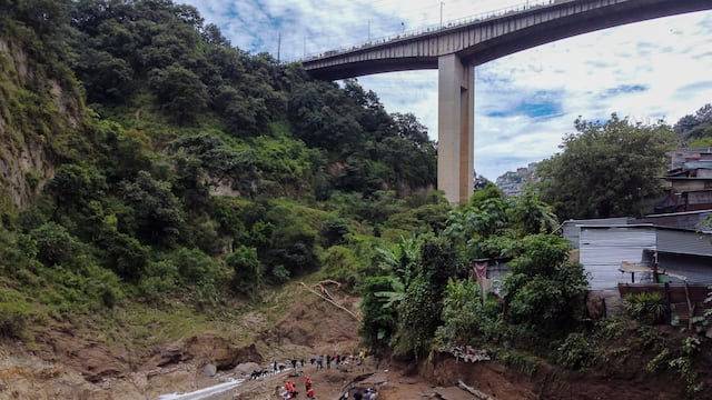 Al menos tres muertos y 15 desaparecidos por la crecida de un río en Guatemala