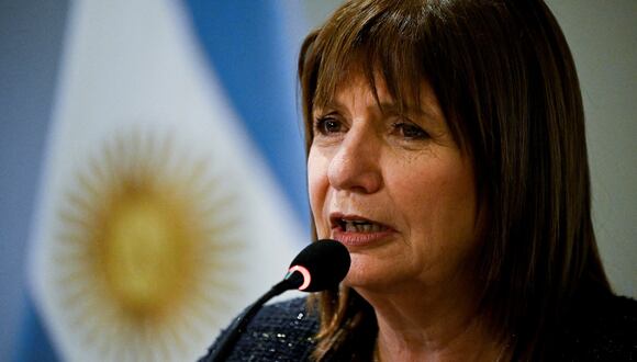 La precandidata presidencial Patricia Bullrich habla durante una conferencia de prensa en Buenos Aires el 23 de junio de 2023. (Foto de Luis ROBAYO / AFP)