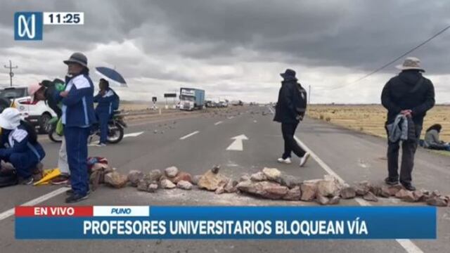 Puno: docentes universitarios bloquean carretera como protesta ante desatención del Gobierno
