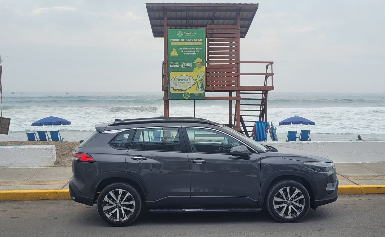 El Corolla Cross HEV en la playa Chorillos, Barranca. (Foto: Fernando Roca)