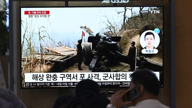 Corea del Norte dispara más de 60 obuses cerca de isla surcoreana de Yeonpyeong