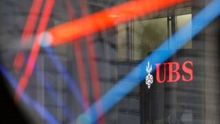 UBS sube en bolsa tras rumores de despido de 35.000 empleados por absorción Credit Suisse