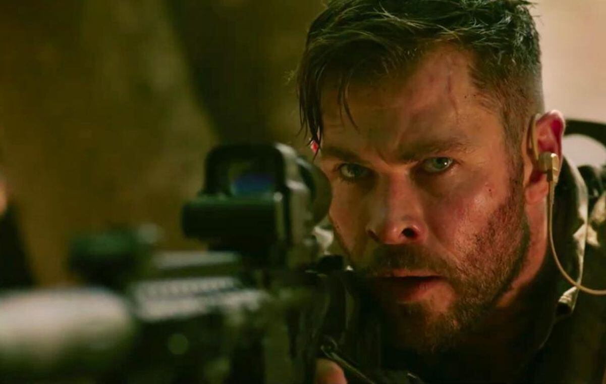 Tyler Rake tiene la misión de rescatar a Ovi Mahajan, secuestrado por enemigos de su padre, quien es un capo de la droga (Foto: Netflix)