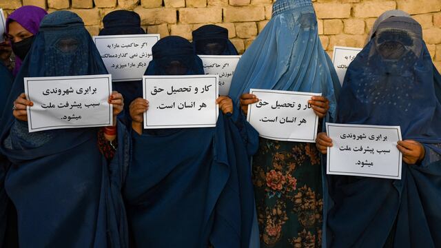 Afganistán: ¿Cuál es la situación de las mujeres tras dos años de los talibanes en el poder?
