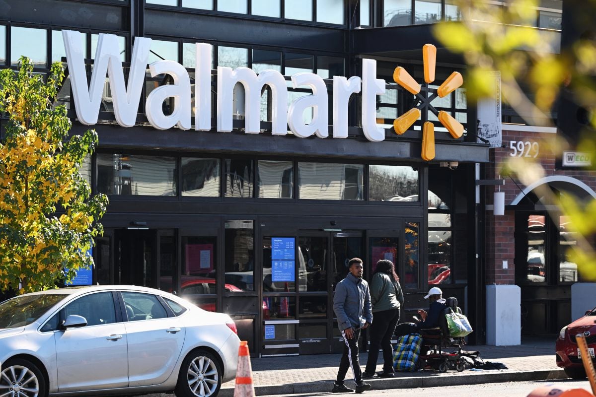 El exterior de un Supercentro Walmart en Washington, DC el 16 de noviembre de 2023 (Foto: AFP)