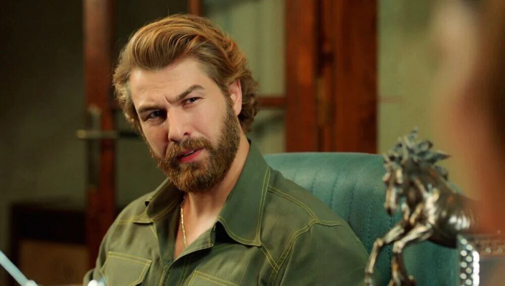 Furkan Palalı como Fikret Fekeli en "Tierra amarga" (Foto: Tims & B Productions)