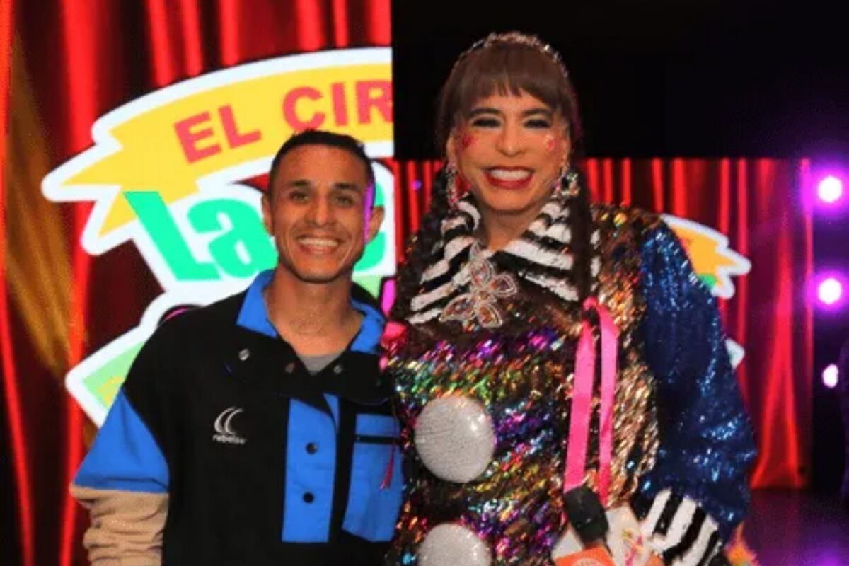 Yoshimar sorprendió a los asistentes al salir a bailar al escenario junto a Ernesto Pimentel. (Foto: Difusión)