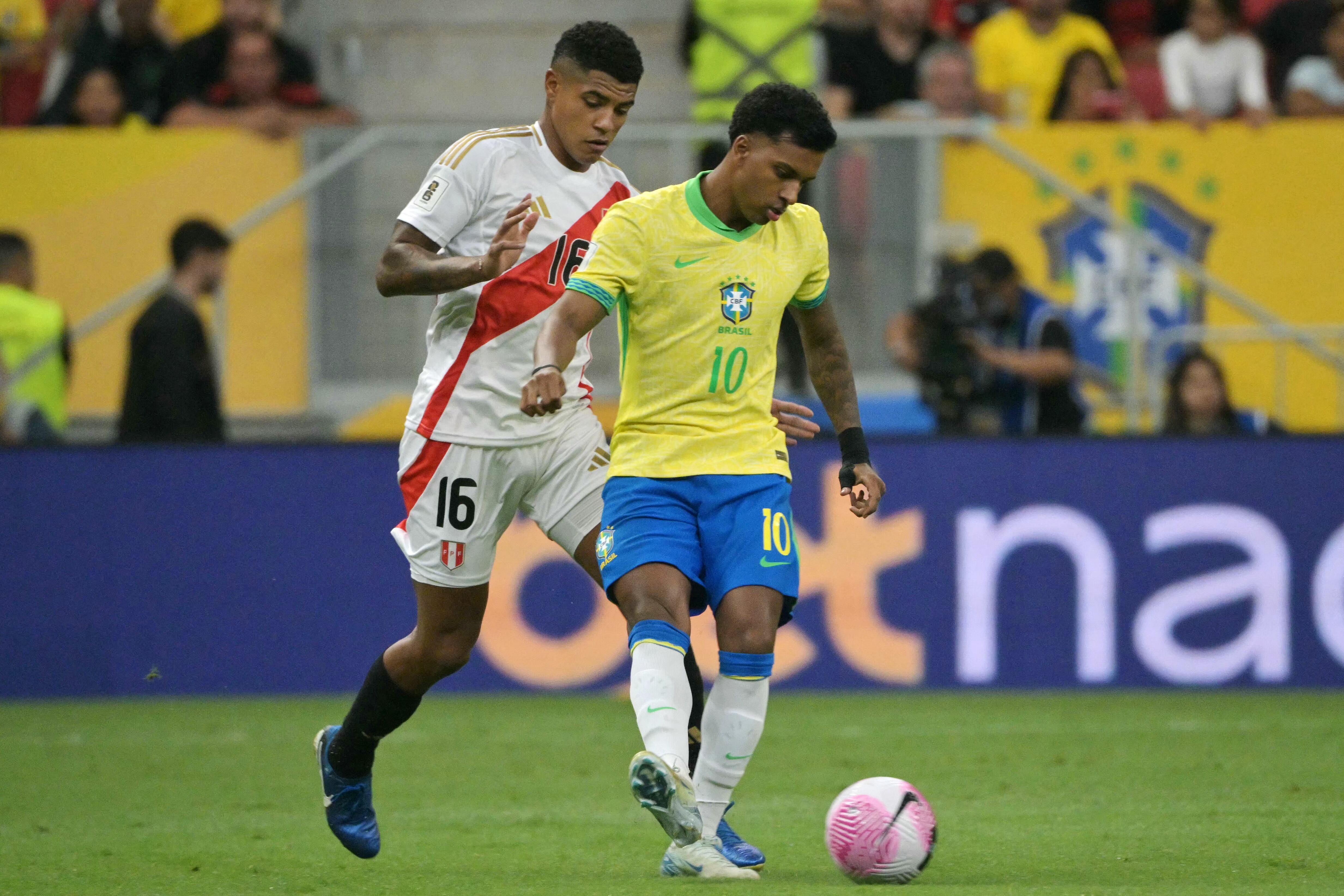 La selección peruana perdió 4-0 ante su similar de Brasil, por la fecha 10 de las Eliminatorias. (Foto: AFP)