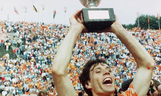 Marco Van Basten ganó la Eurocopa de 1988 con Holanda. (STAFF / ANP / AFP)