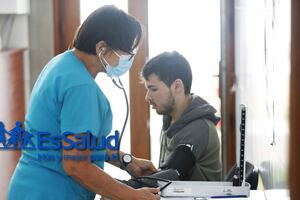 ¿Cómo asegurar a un mayor de 18 años en EsSalud? Solo debes cumplir este requisito