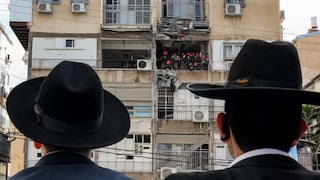 Irán lanza siete andanadas de misiles a Israel, que dejan daños y un herido moderado