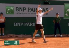 Increíble punto de Ignacio Buse para ganar el segundo set frente a Andrey Rublev por Roland Garros 2026 | VIDEO