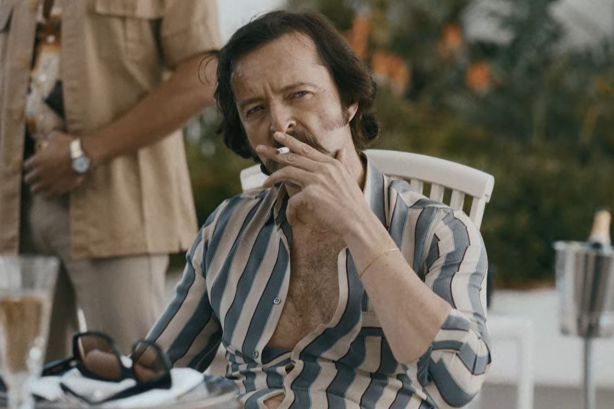 Una escena de Rafa Salazar en la serie "Griselda". En la vida real, él trató de convencer a la protagonista de ceder sus territorios en Miami al Cártel de Medellín, pero ella no aceptó (Foto: Netflix)