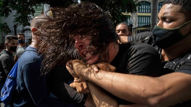 Canciller cubano ha visto “peores escenas de represión en Europa” que en la isla