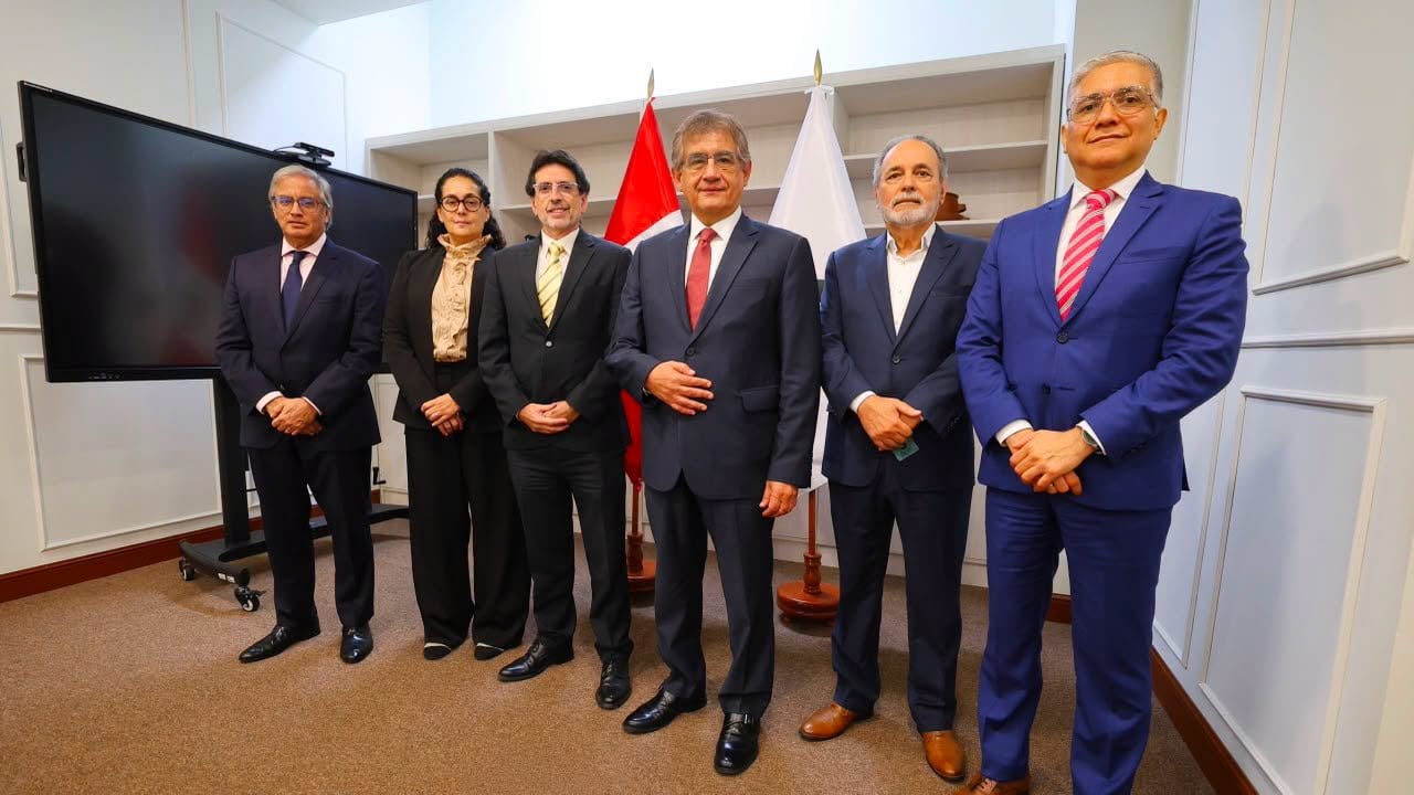 Ministro Juan Sheput se reúne con sindicatos antes de nueva sesión del Consejo Nacional de Trabajo