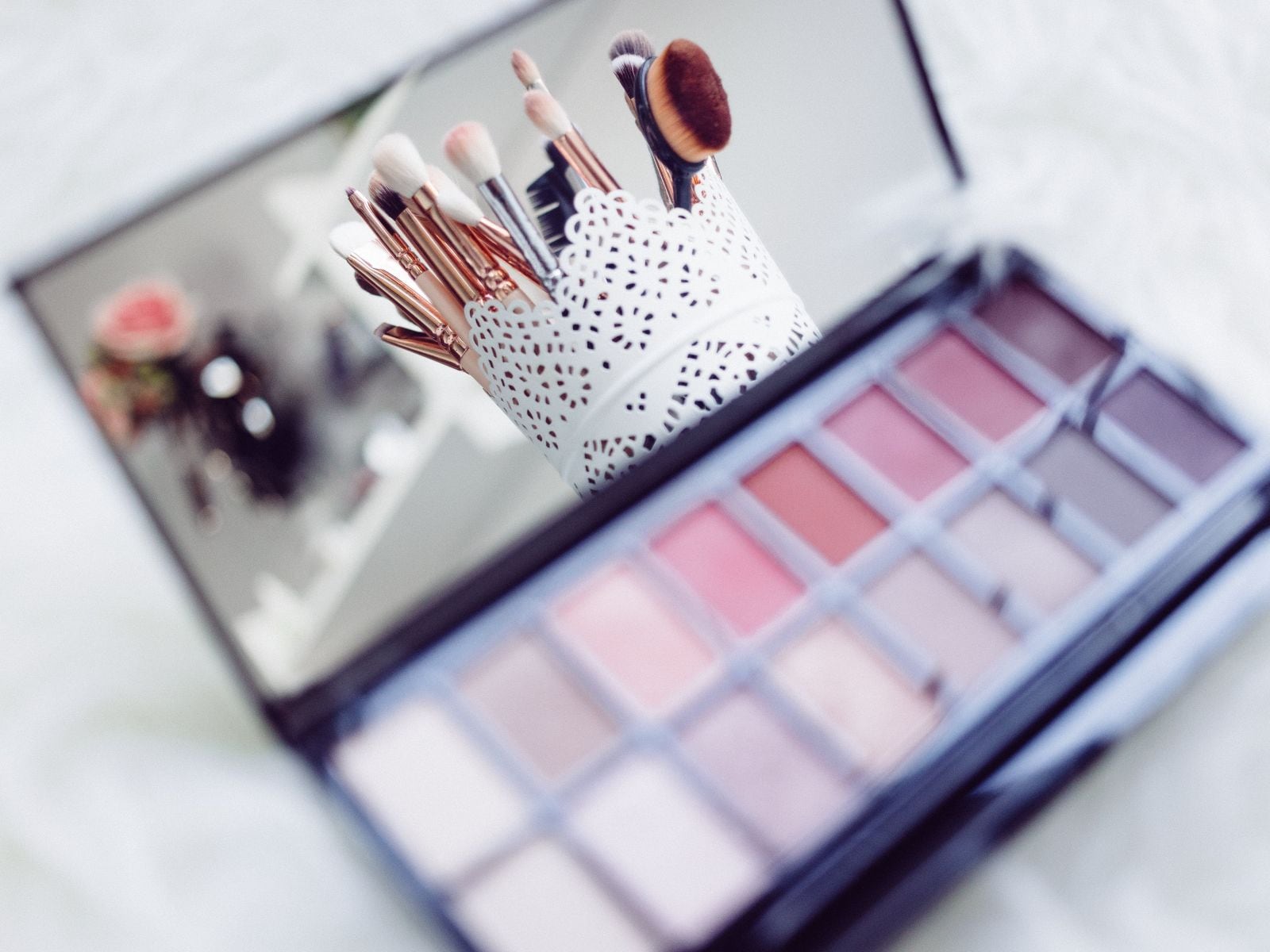TRUCOS DE BELLEZA | A la hora de elegir una paleta de sombras, prioriza la que mejor se adapte a tu estilo. (Foto: freestocks.org / Pexels)