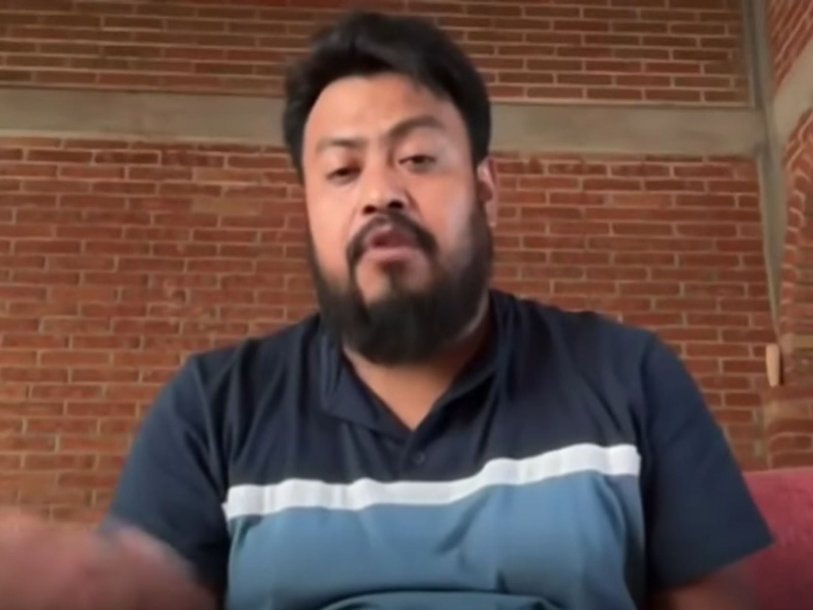 Leonel Chávez actualmente está en México, pues fue deportado de Estados Unidos. (Crédito: Noticias Telemundo / YouTube)