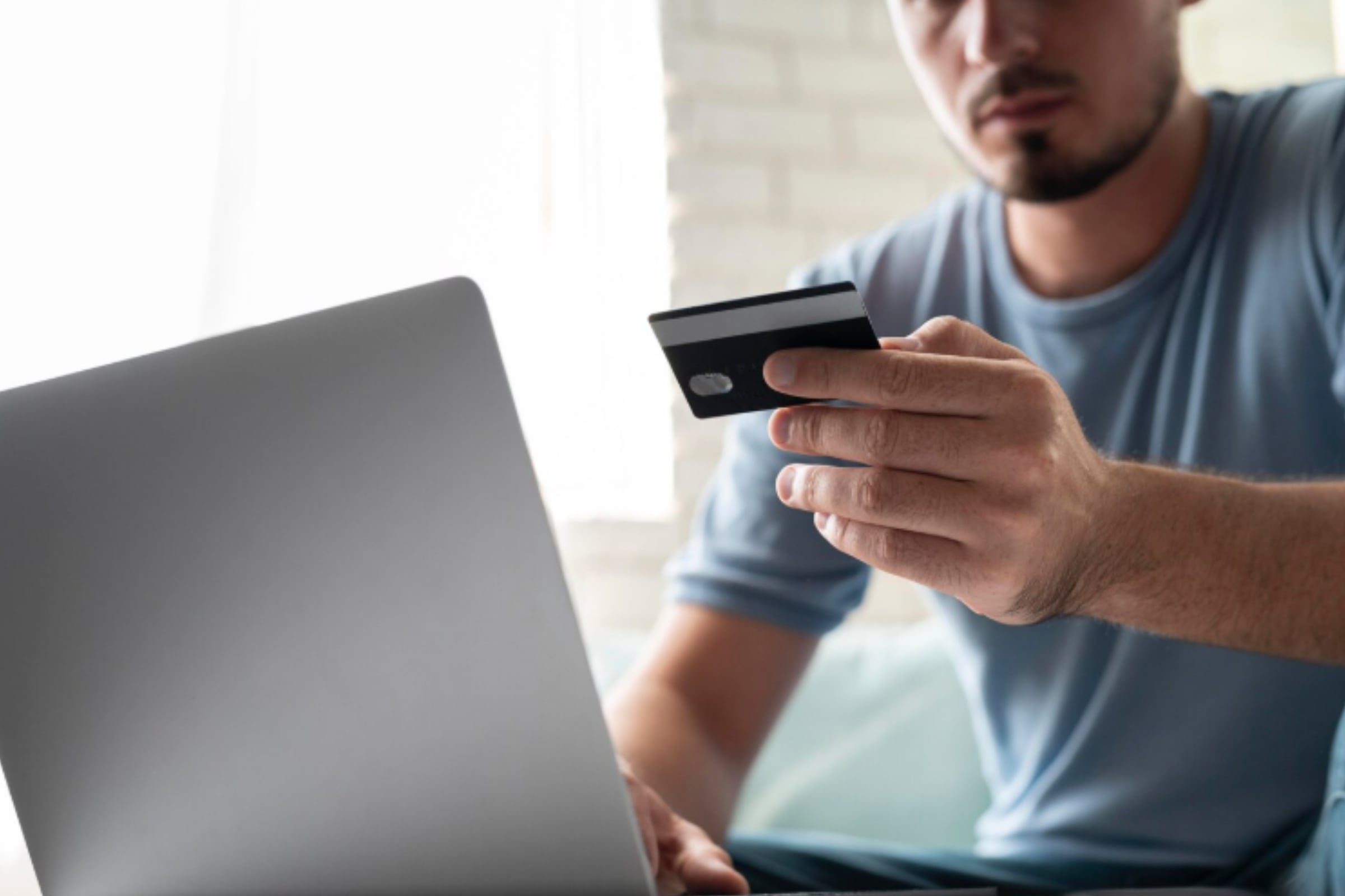 La mayoría de consumidores no tienen conocimiento de cómo identificar si realmente están siendo víctimas de una estafa. (Crédito: Freepik / Imagen referencial)