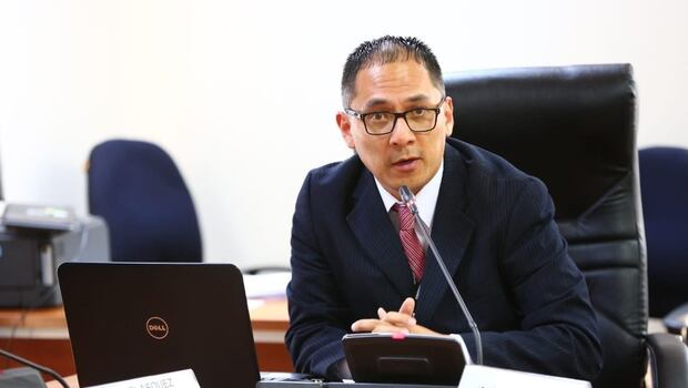 José Naupari, especialista en derecho electoral