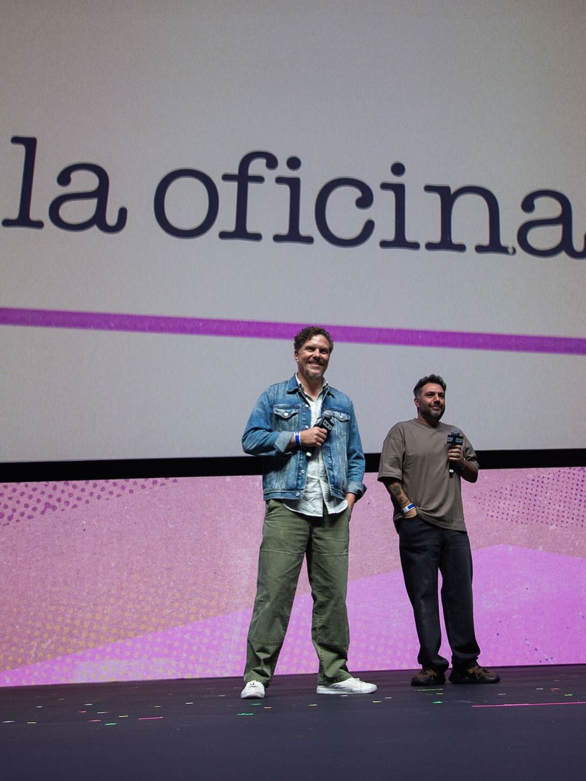 El director de "La oficina", Gaz Alasraki, y su showrunner Marcos Bucay (Foto: TalentOnTheRoad / Instagram)