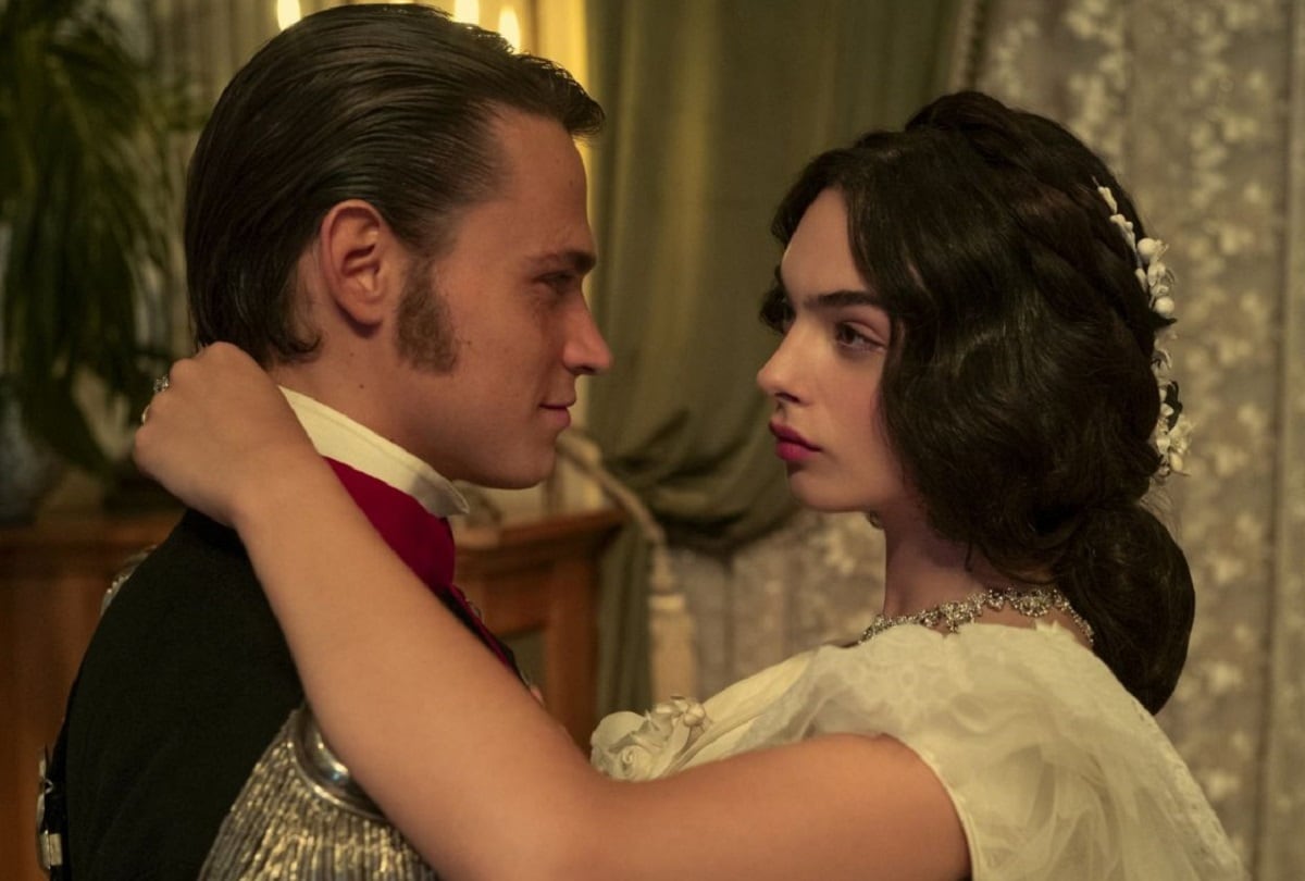 Saul Nanni interpreta a Tancredi y Deva Cassel interpreta a Angelica Sedara en la serie italiana "The Leopard" (Foto: Netflix)